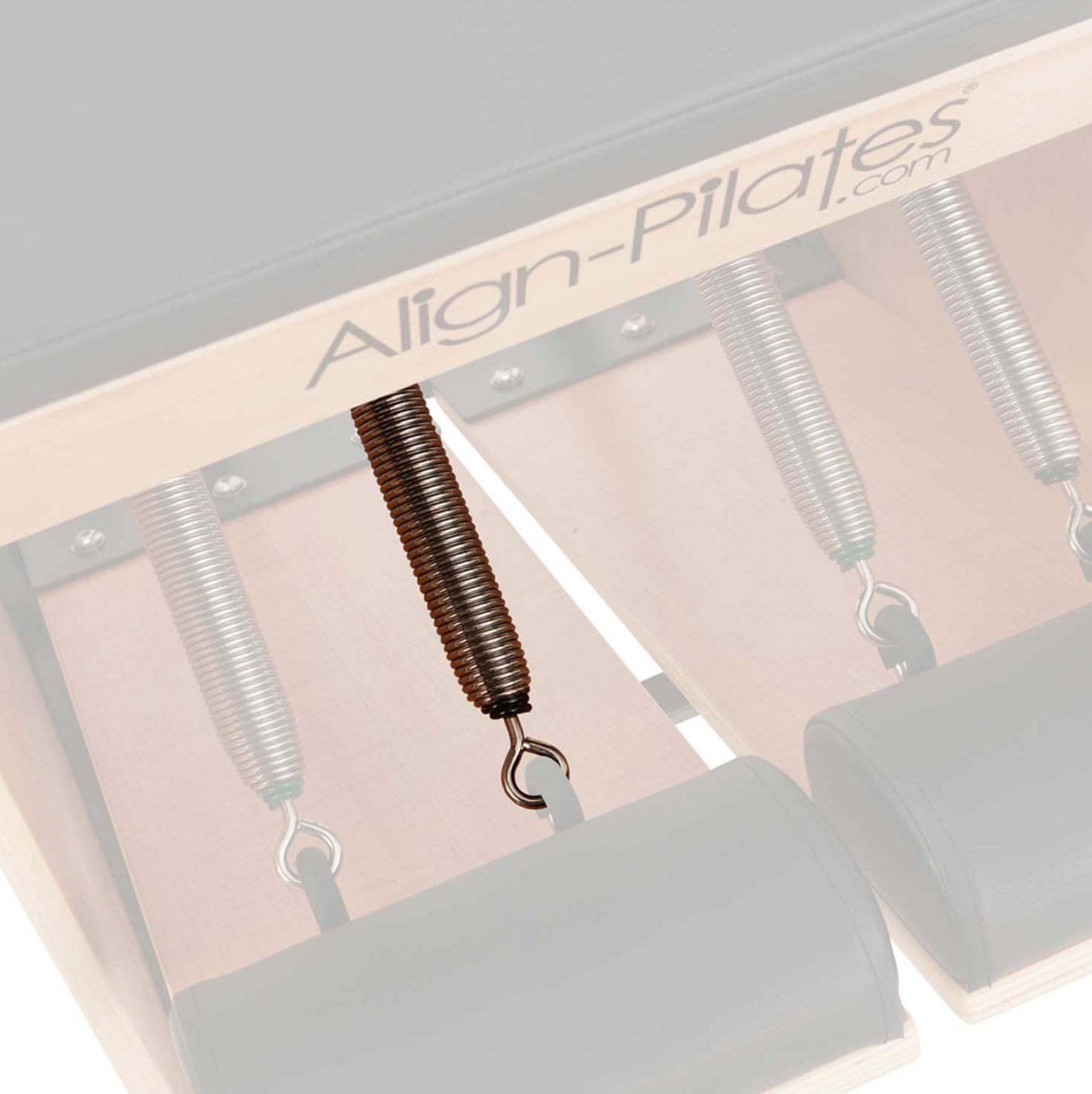 The 47cm strong combo chair spring is available directly online at Yoga-Pilatesshop