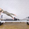 pilates reformer planking handgrepen op Yoga-Pilatesshop