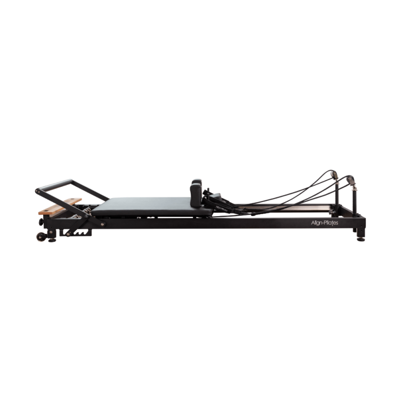 De R8-Pro Pilates Reformer is ontwikkeld om de voordelen van een reformer in huis te halen. Deze veelzijdige Reformer biedt comfort en functionaliteit!