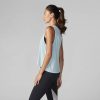 Deze-tanktop-voor-dames-in-powder-blue-van-het-merk-Tavi-Noir-nu-beschikbaar-op-Yoga-Pilatesshop