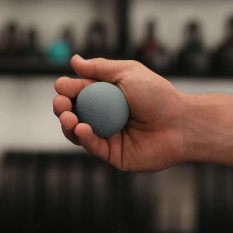 Handtherapie Massage Bal Set - Grijze bal in hand