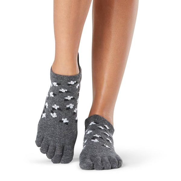 Deze antislip sokken in het model low rise van het merk Tavi Noir beschikbaar op Yoga-Pilatesshop.nl
