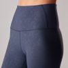 Super gave sportlegging Navy Lily zorgt dat de pasvorm flatteert