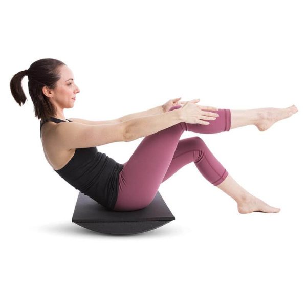 De lichtgewicht en draagbare Mini Stability Barrel bij yoga-pilatesshop