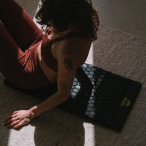 Shakti Spijkermat Zwart