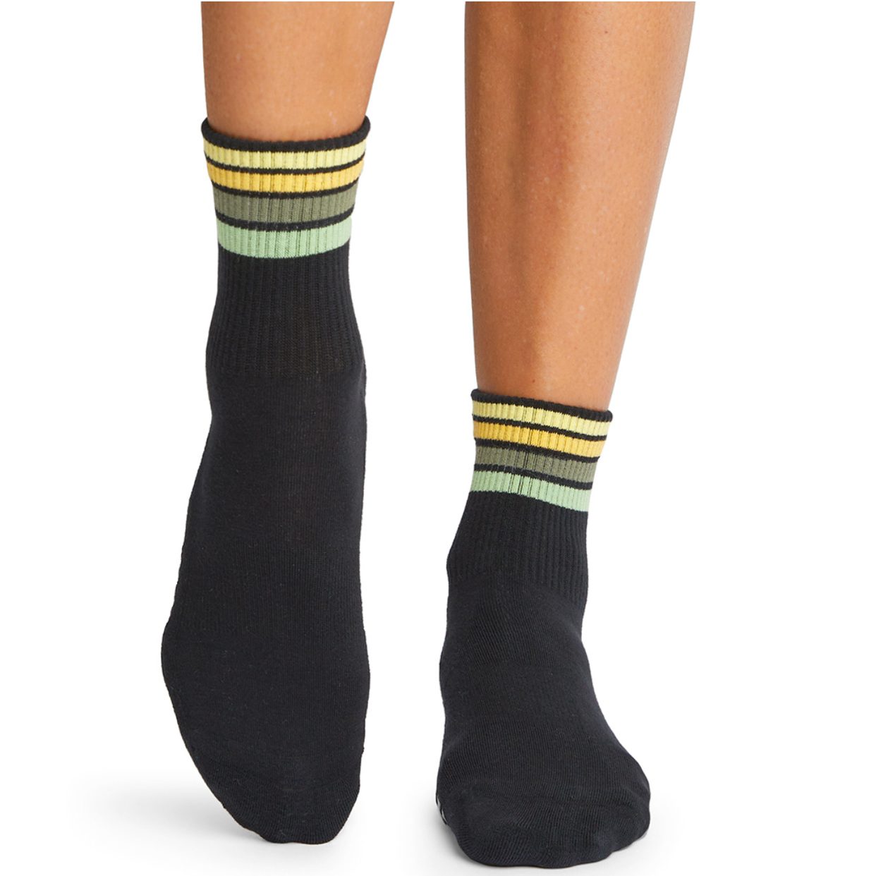 De Gestreepte Antislip Sokken Aria Ebony Vibe van Tavi Noir zijn nu te koop op Yoga-Pilatesshop! De Gestreepte Antislip Sokken Aria Ebony Vibe van Tavi Noir zijn nu te koop op Yoga-Pilatesshop