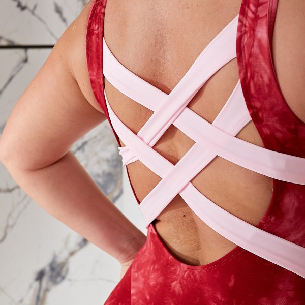 Dit Rode Jumpsuit Aphrodite van Samarali is nu te koop bij Yoga-Pilatesshop.nl - Nu in maat S,M en XL