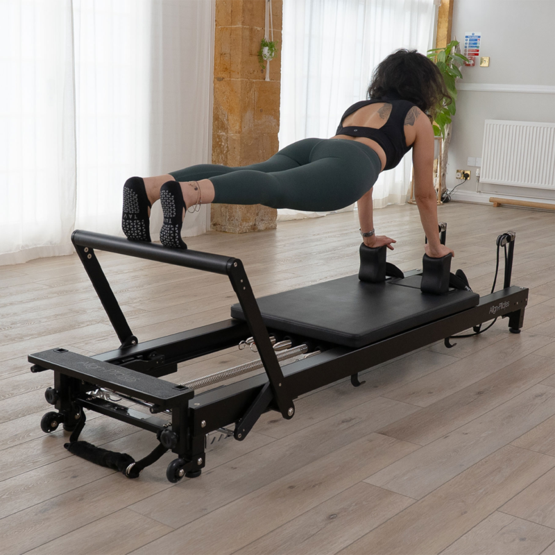 C8 Pro Noir - Lifestyle - Align Pilates