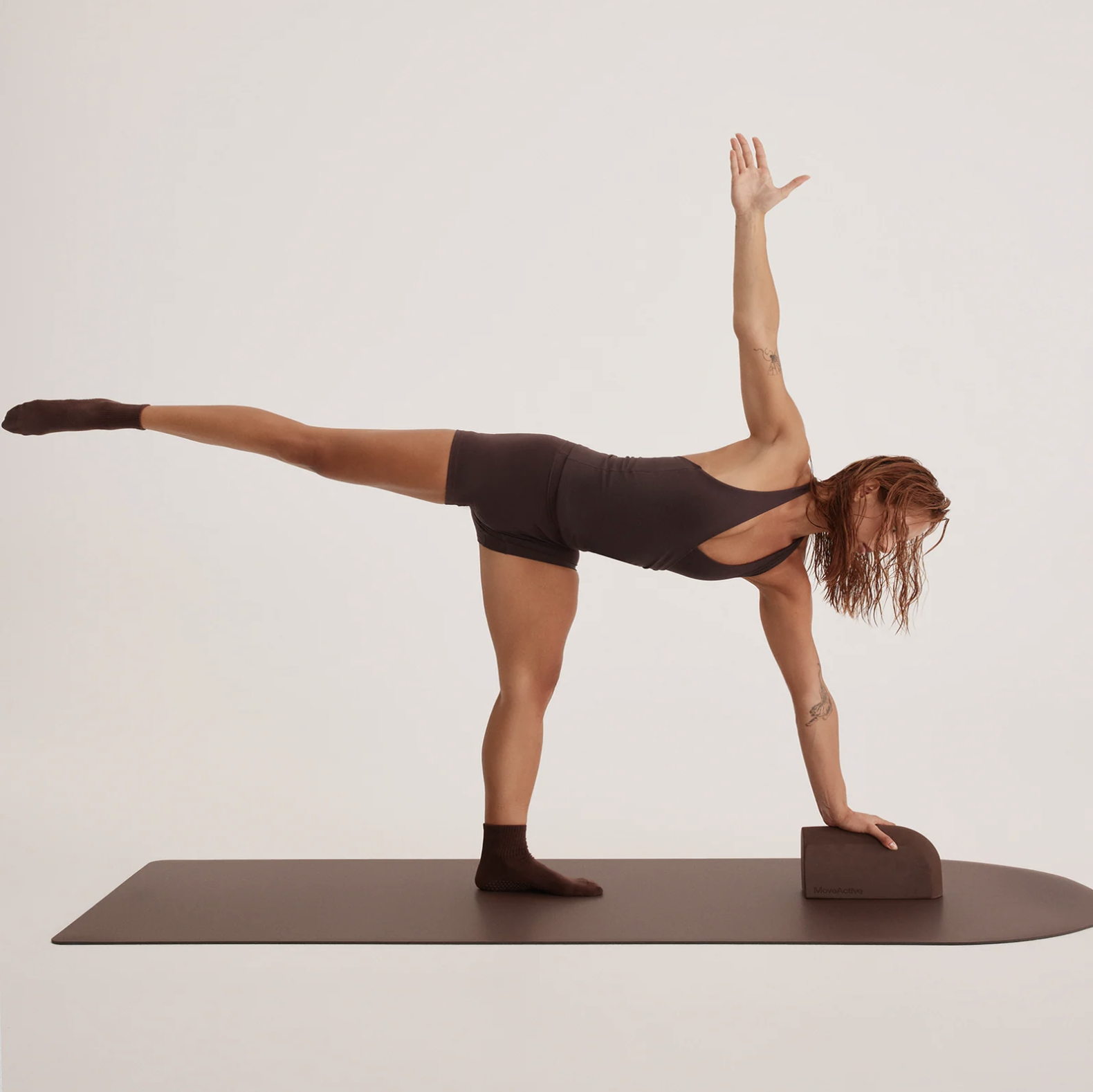Curved Yoga Blok - Espresso - MoveActive