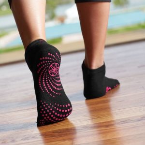 antislip sokken dames van Gaiam kopen bij yoga-pilates shop in utrecht