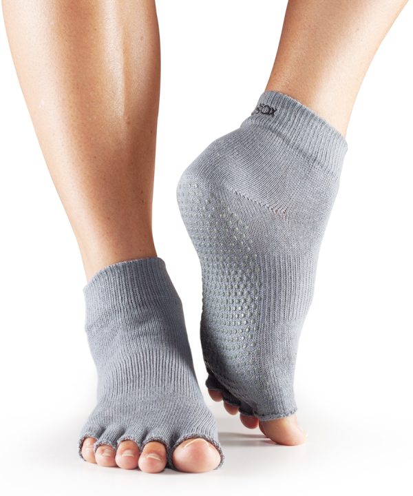 antislip sokken grijs voor heren en dames kopen bij yoga-pilates shop in utrecht