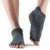 Antislip sokken zonder tenen te gebruiken als sportsokken of huissokken en zijn direct online te bestellen bij yoga-pilatesshop.nl in utrecht